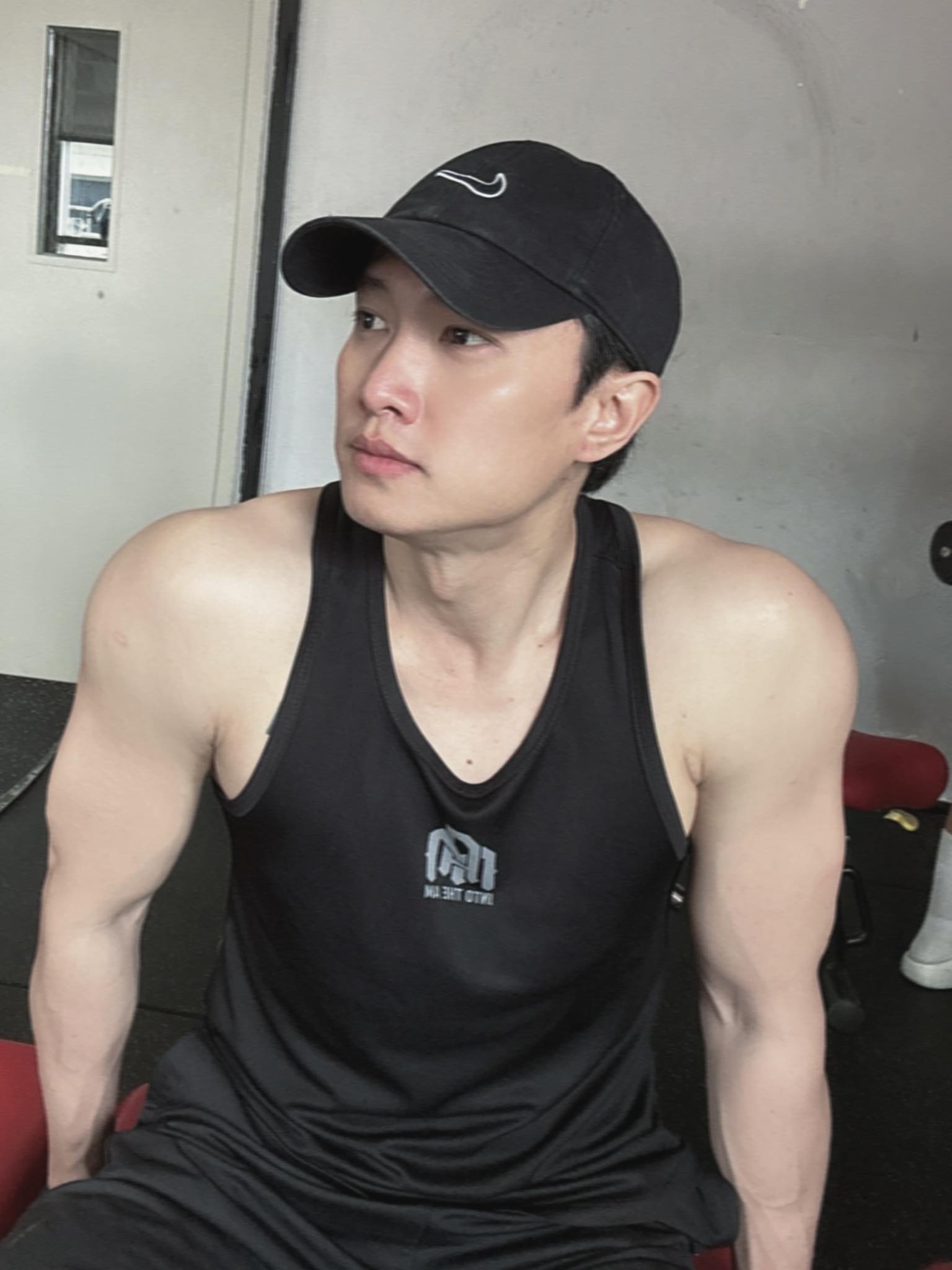 Ch&acirc;n dung chủ tịch thương hiệu mỳ bị đồn hẹn h&ograve; Ngọc Trinh, Tiểu Vy- Ảnh 4.