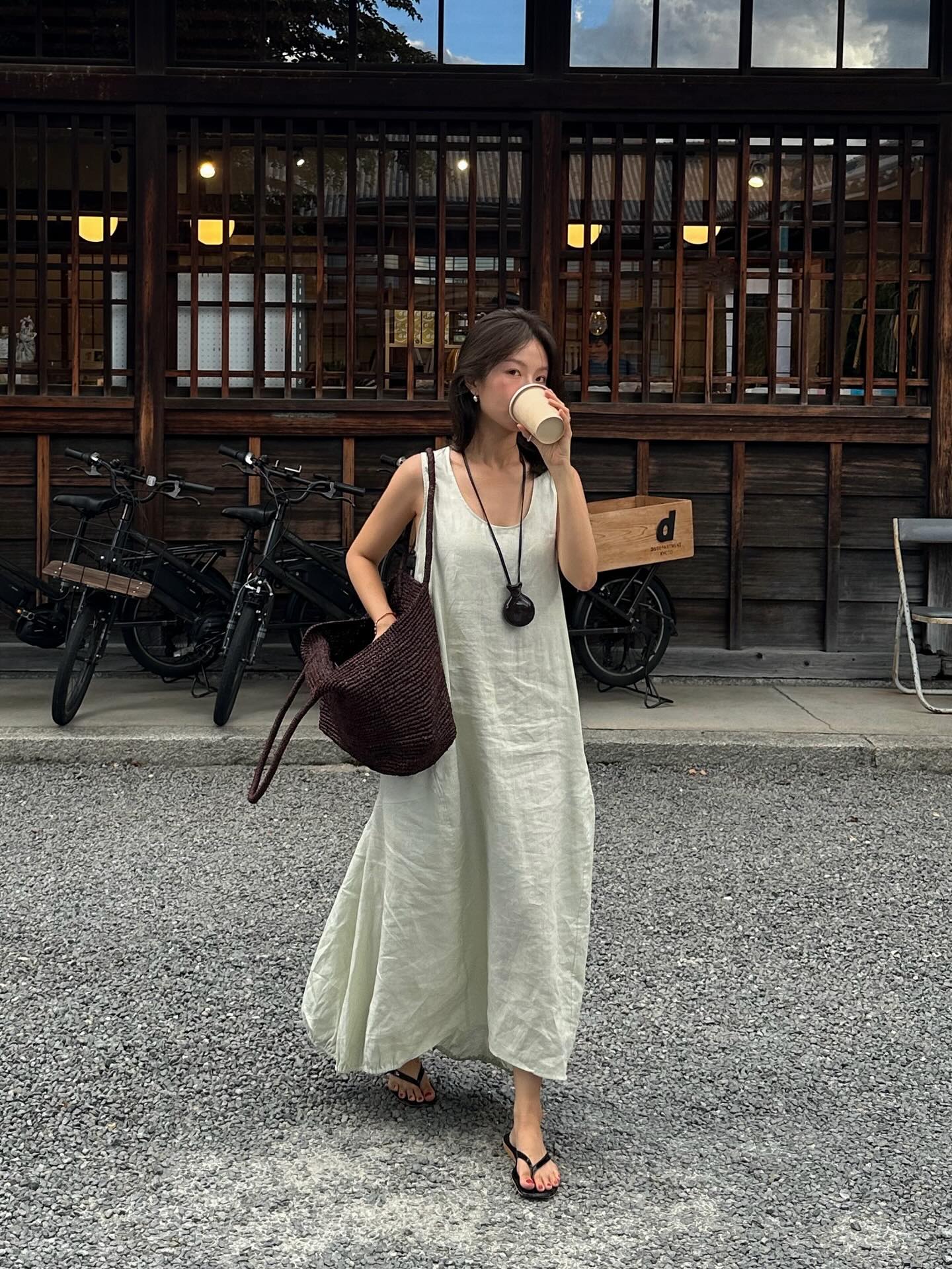 4 mẫu gi&agrave;y đi dạo phố hay du lịch đều ph&ugrave; hợp- Ảnh 4.