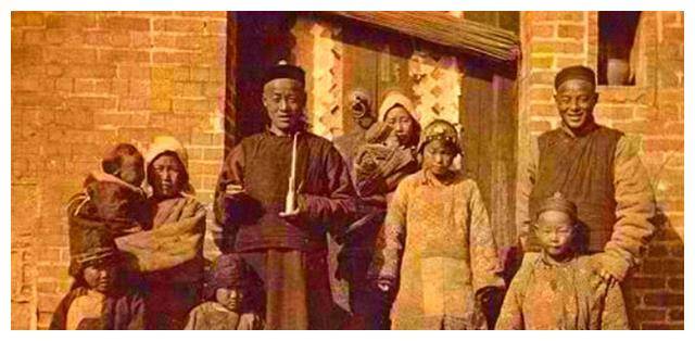 Ảnh thực tế cuộc sống của nh&agrave; gi&agrave;u cuối Thanh triều: Kh&ocirc;ng giống như tr&ecirc;n phim, khổ hơn nhiều so với tưởng tượng - Ảnh 6.