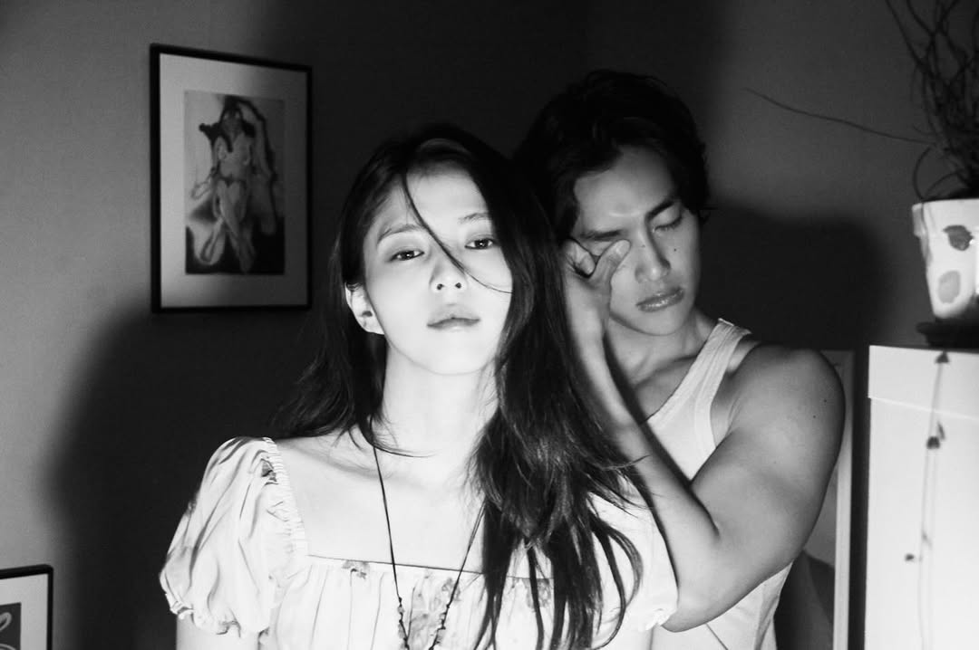 Han So Hee hẹn h&ograve; nam model đẹp trai nức tiếng l&agrave;ng mẫu xứ H&agrave;n sau scandal ngoại t&igrave;nh với Ryu Jun Yeol- Ảnh 1.