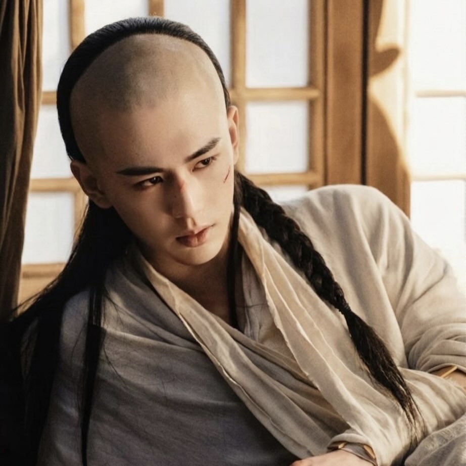 Kh&ocirc;ng thể chấp nhận đ&acirc;y l&agrave; Trương Lăng H&aacute;ch, 1 tấn kem nền cũng chẳng cứu nổi- Ảnh 2.