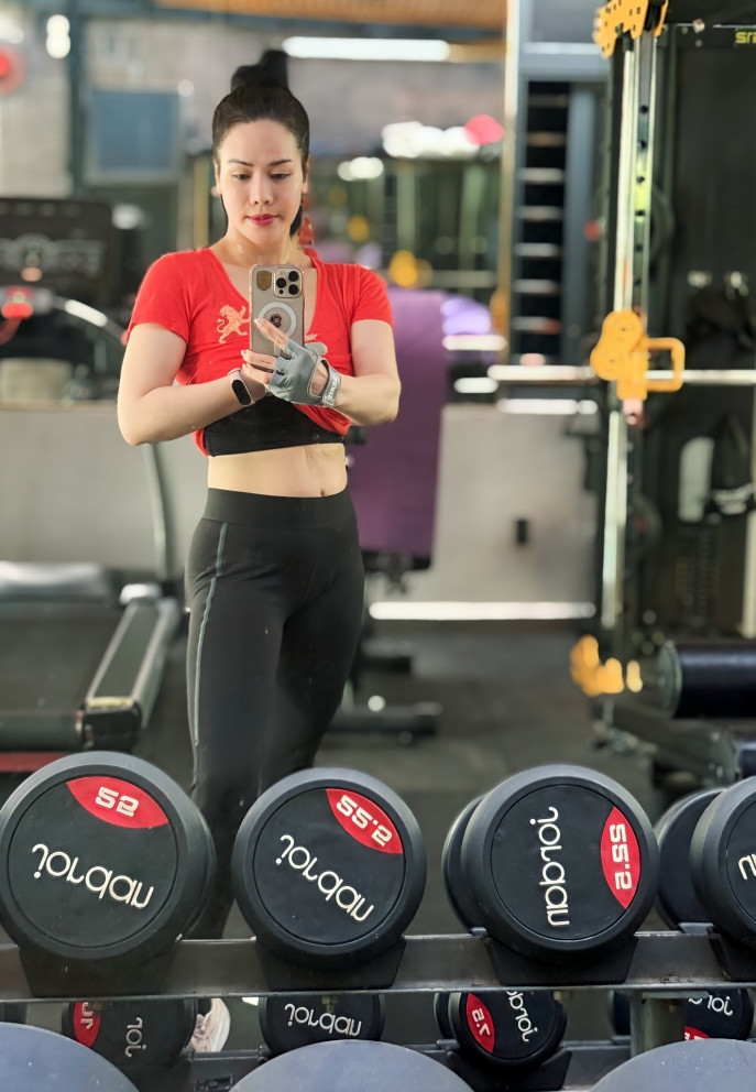 "Mẹ đơn th&acirc;n gi&agrave;u bậc nhất showbiz Việt": Tận hưởng cuộc sống b&igrave;nh y&ecirc;n, vi&ecirc;n m&atilde;n b&ecirc;n c&aacute;c con trong căn biệt thự rộng 200m2 - Ảnh 10.