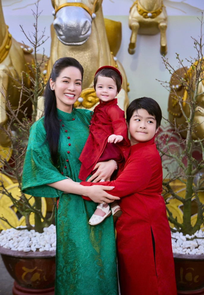 "Mẹ đơn th&acirc;n gi&agrave;u bậc nhất showbiz Việt": Tận hưởng cuộc sống b&igrave;nh y&ecirc;n, vi&ecirc;n m&atilde;n b&ecirc;n c&aacute;c con trong căn biệt thự rộng 200m2 - Ảnh 5.