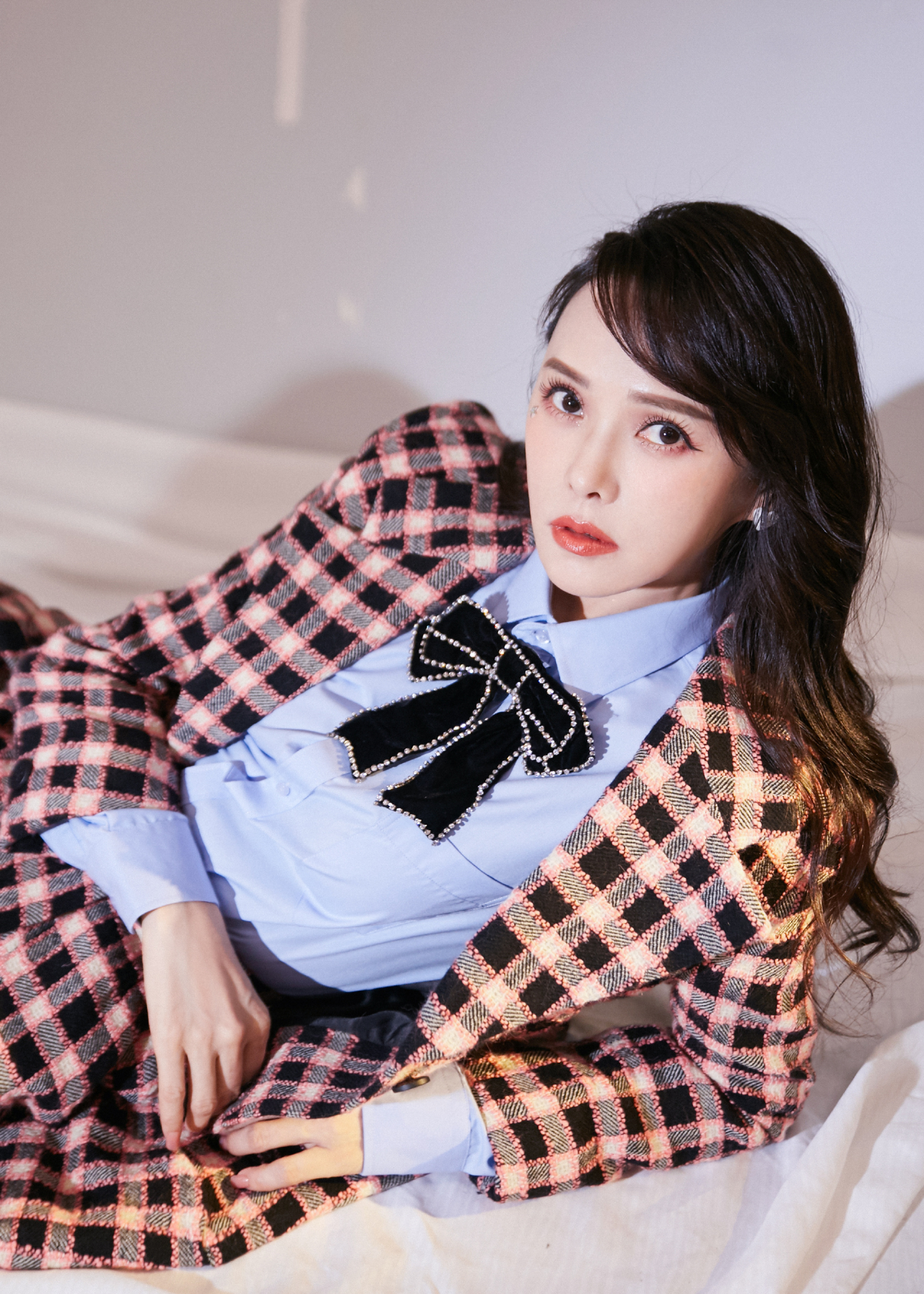 Ph&aacute;t h&atilde;i với m&agrave;n pass đồ "cũ, bẩn, ng&aacute;o gi&aacute;" của mỹ nh&acirc;n tai tiếng nhất showbiz: Gi&agrave;y d&iacute;nh đất b&aacute;n 880.000, &aacute;o len x&ugrave; l&ocirc;ng gi&atilde;n cổ tận 500.000- Ảnh 7.