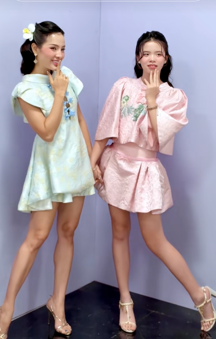 &Aacute;i nữ của Phương Trinh Jolie mới 13 tuổi đ&atilde; cao 1m65: H&eacute; lộ c&aacute;c động t&aacute;c tập tại nh&agrave; gi&uacute;p ch&acirc;n d&agrave;i mi&ecirc;n man ở tuổi dậy th&igrave;- Ảnh 12.