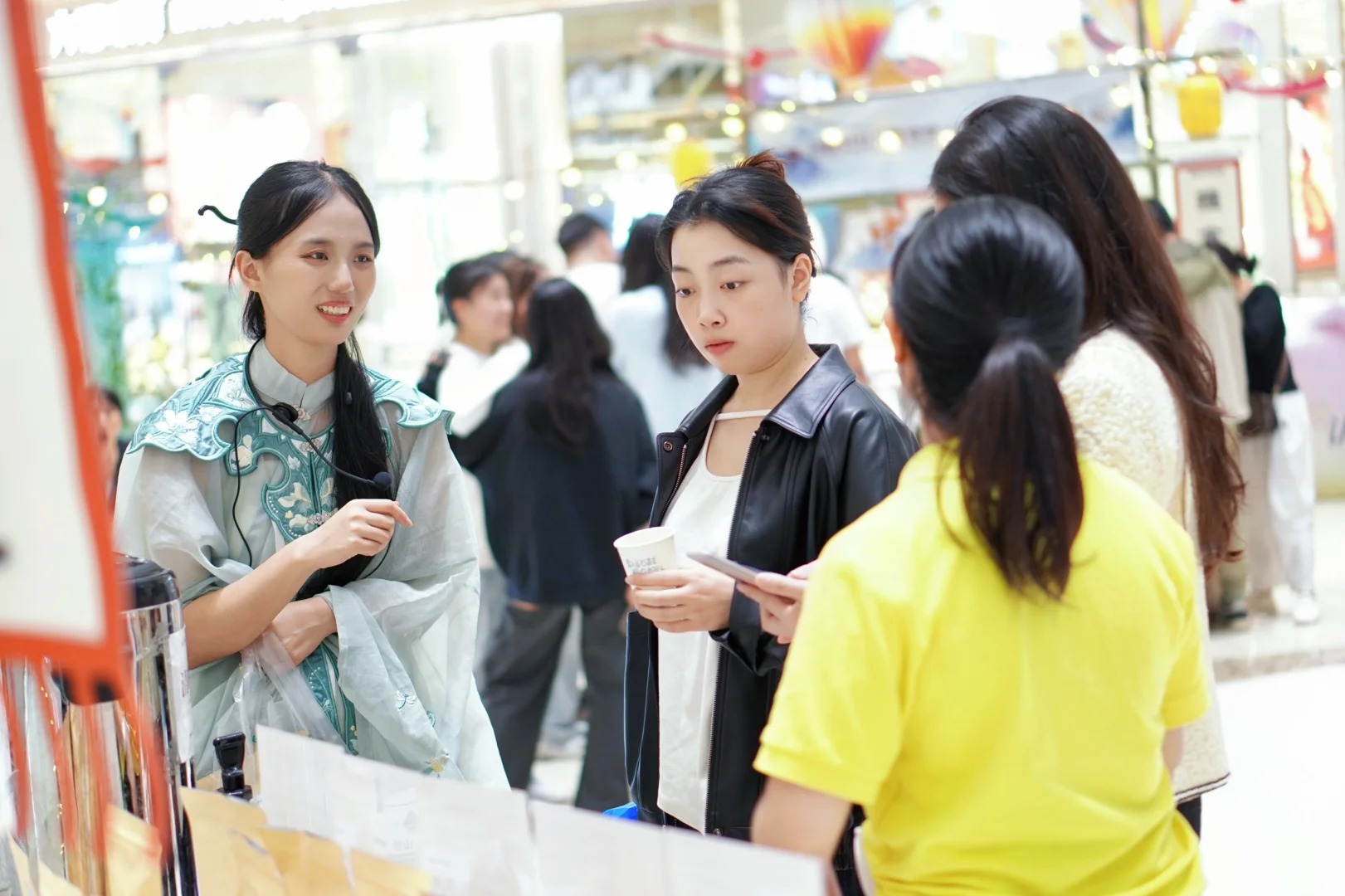 Giới trẻ Trung Quốc chọn vị đắng Thay v&igrave; ngọt ng&agrave;o để sống khỏe mạnh - Ảnh 10.