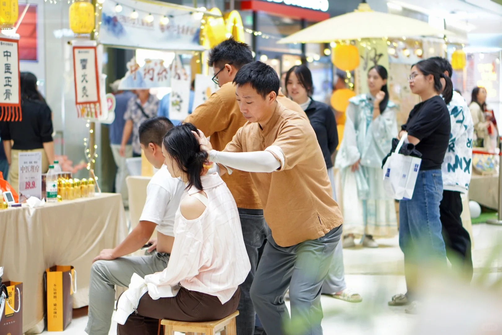 Giới trẻ Trung Quốc chọn vị đắng Thay v&igrave; ngọt ng&agrave;o để sống khỏe mạnh - Ảnh 11.