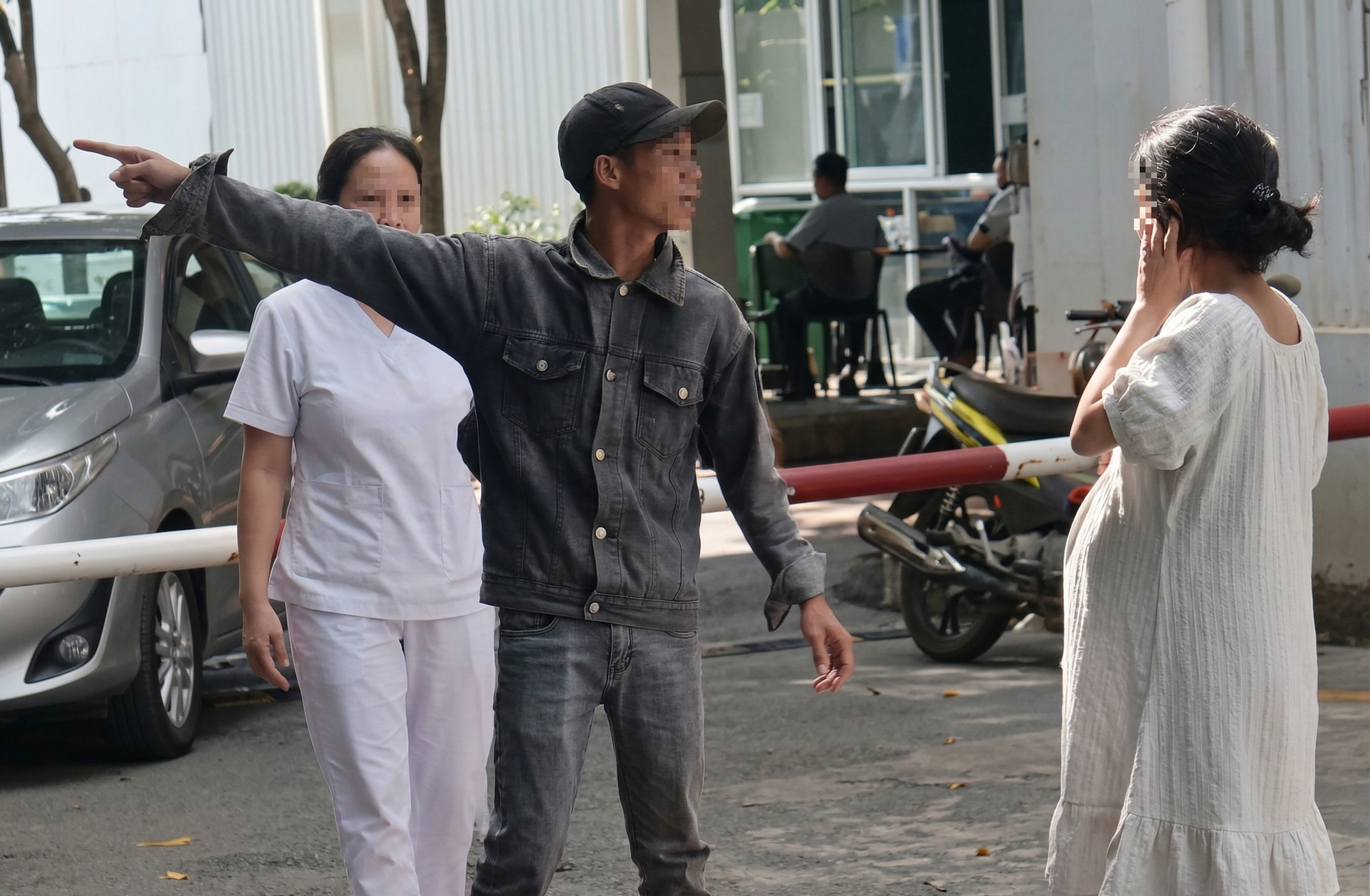 Vụ sản phụ bị tát choáng váng ở bệnh viện - Ảnh 1.