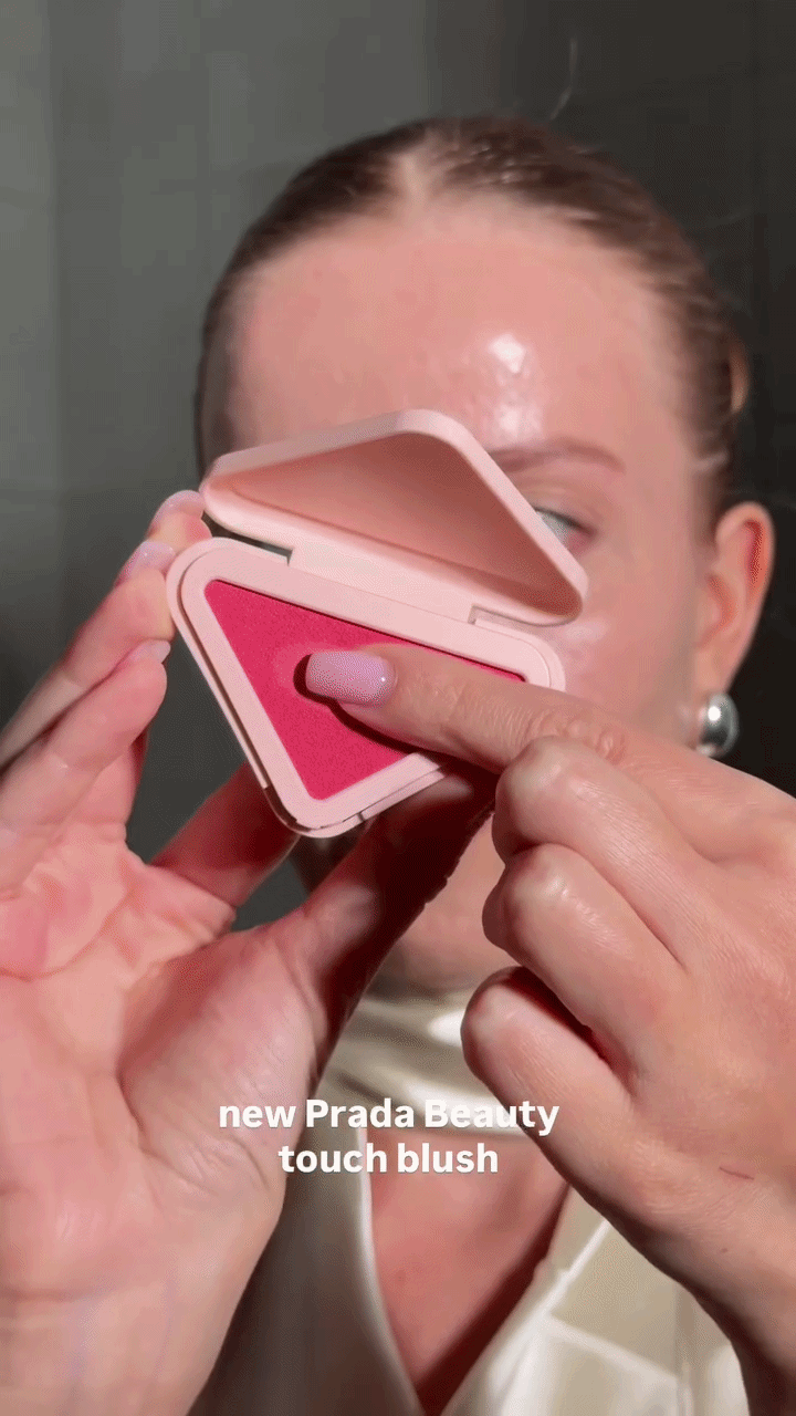 Prada Touch đang si&ecirc;u viral: Qu&aacute; nhiều thứ hay ho trong một hộp phấn m&aacute; b&eacute; nhỏ- Ảnh 8.