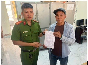 Một kh&aacute;ch h&agrave;ng tại ACB nhận gần 10 triệu đồng v&agrave;o t&agrave;i khoản, kh&ocirc;ng l&acirc;u sau được c&ocirc;ng an mời l&agrave;m việc- Ảnh 1.