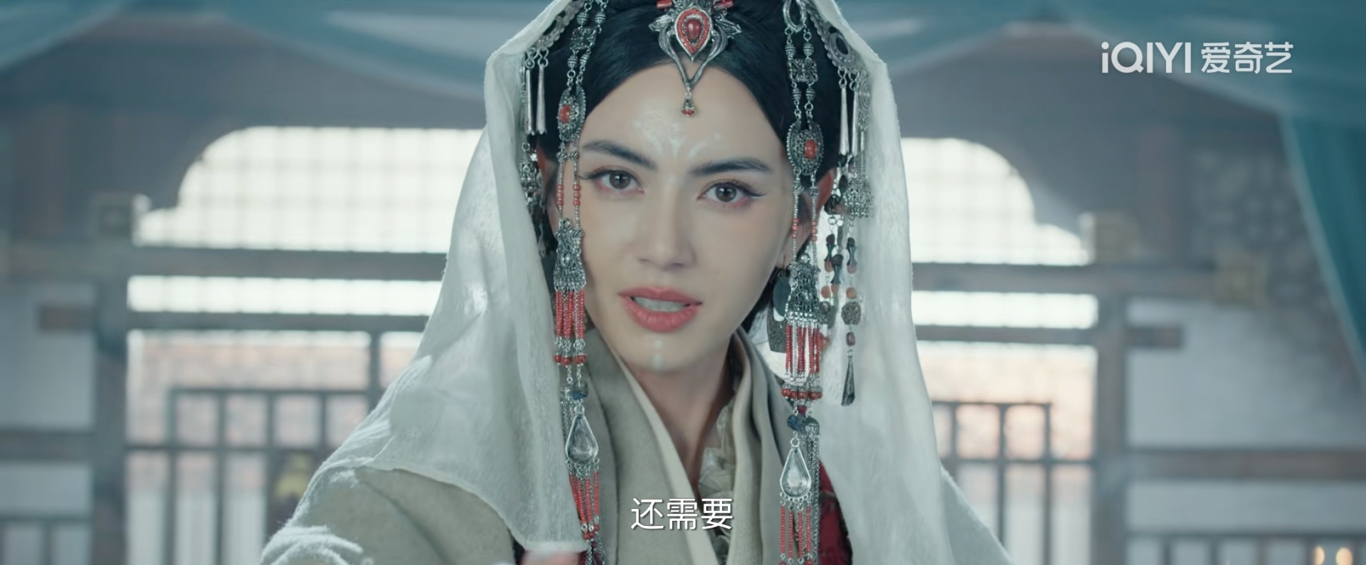 Chiếc v&aacute;y mỏng tang, mặc như kh&ocirc;ng mặc khiến Mai Davika bị mắng &ldquo;kh&ocirc;ng biết xấu hổ&rdquo;- Ảnh 7.