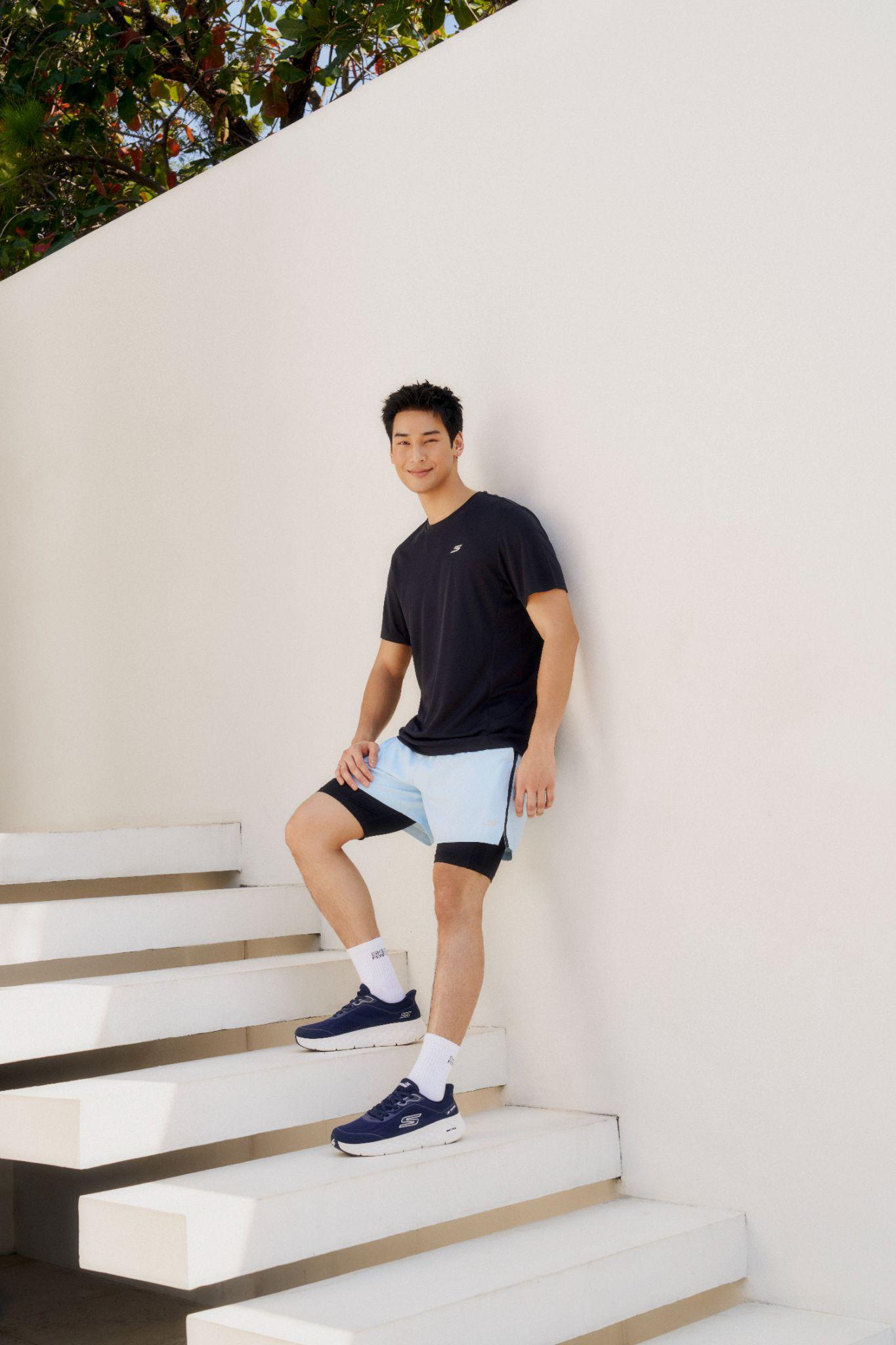 Skechers GOWalk Max Cushioning Flex &ndash; Trải nghiệm thoải m&aacute;i trong từng chuyển động thường ng&agrave;y - Ảnh 5.