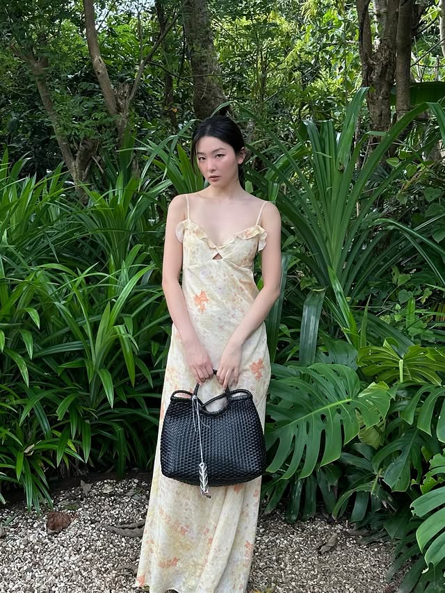 C&uacute; lừa thị gi&aacute;c của mỹ nữ showbiz chỉ cao 1m61: Ch&acirc;n ngắn h&oacute;a d&agrave;i mi&ecirc;n man nhờ ăn mặc đỉnh - Ảnh 2.