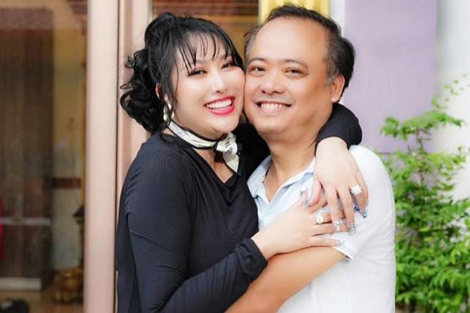 Mẹ đơn th&acirc;n l&agrave; nghệ sĩ, Ph&oacute; viện trưởng được đại gia y&ecirc;u say đắm: "Phụ nữ kh&ocirc;ng cần qu&aacute; cầu kỳ"- Ảnh 2.