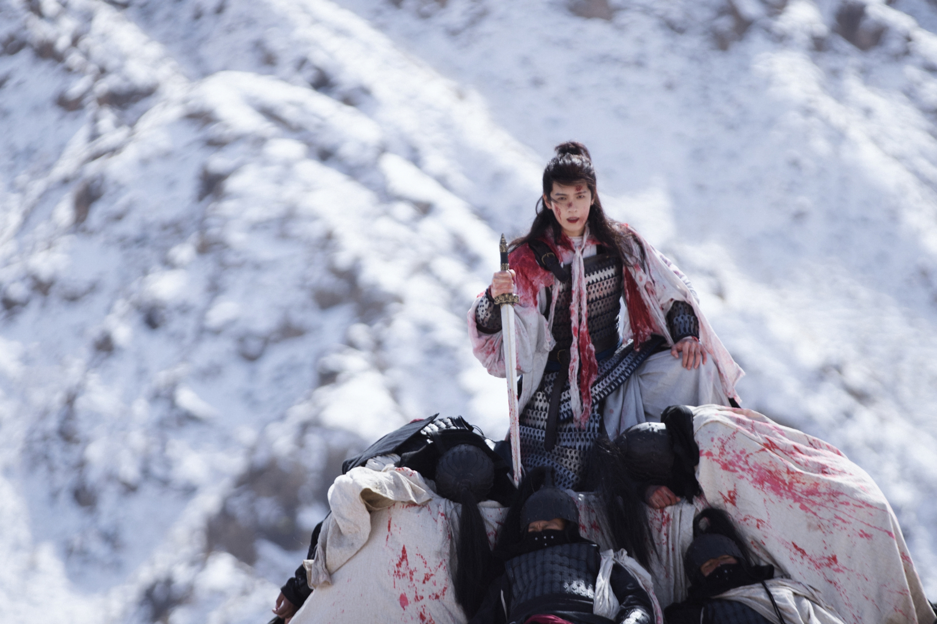 L&agrave;m ơn đừng chiếu phim Trung Quốc n&agrave;y nữa: Nữ ch&iacute;nh l&agrave; trẻ con tập l&agrave;m người lớn, diễn đơ như mang ảnh căn cước l&ecirc;n phim- Ảnh 2.