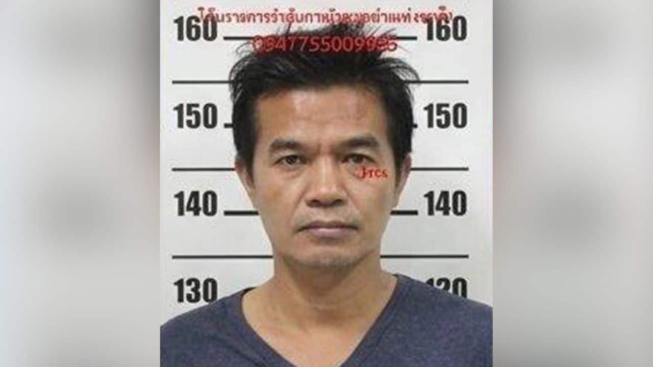 Người đ&agrave;n &ocirc;ng r&uacute;t s&uacute;ng bắn đồng nghiệp trong nh&agrave; kho, camera an ninh ghi lại cảnh tượng như phim - Ảnh 2.