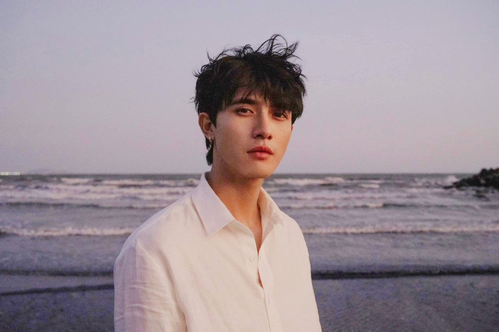 Nh&igrave;n mỹ nam n&agrave;y phải thốt l&ecirc;n "diễn vi&ecirc;n Việt Nam c&oacute; người đẹp vậy hả trời", đến c&aacute;i t&ecirc;n cũng cao sang quyền qu&yacute;- Ảnh 7.