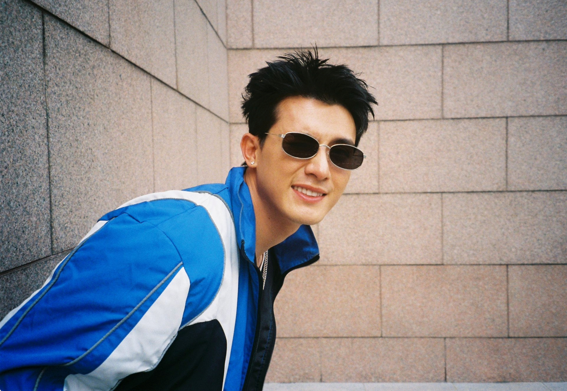 Nh&igrave;n mỹ nam n&agrave;y phải thốt l&ecirc;n "diễn vi&ecirc;n Việt Nam c&oacute; người đẹp vậy hả trời", đến c&aacute;i t&ecirc;n cũng cao sang quyền qu&yacute;- Ảnh 9.