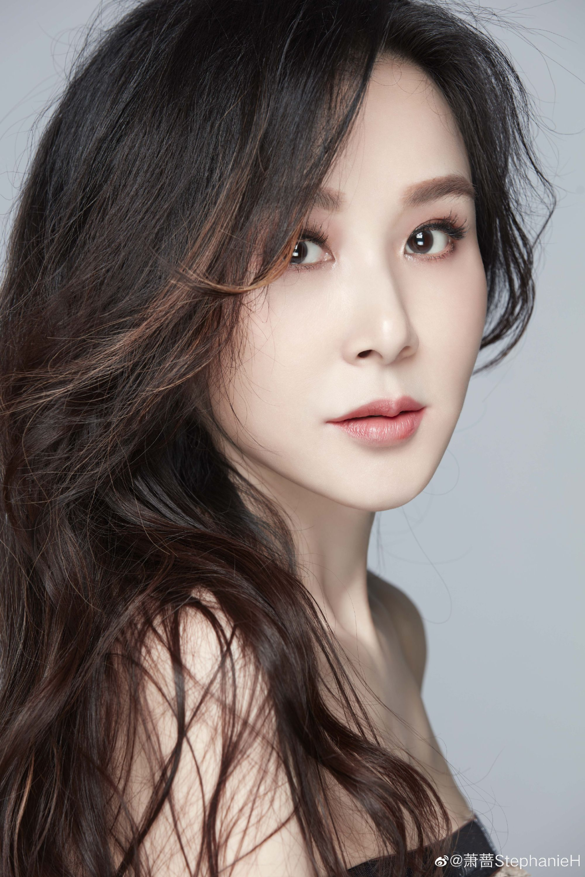 Chị Đẹp l&agrave; đối thủ khiến Trang Ph&aacute;p phải e d&egrave;: Visual như v&agrave;ng như ngọc đến Lưu Diệc Phi c&ograve;n thua, từng n&aacute;t tan v&igrave; 14 người đ&agrave;n &ocirc;ng- Ảnh 1.