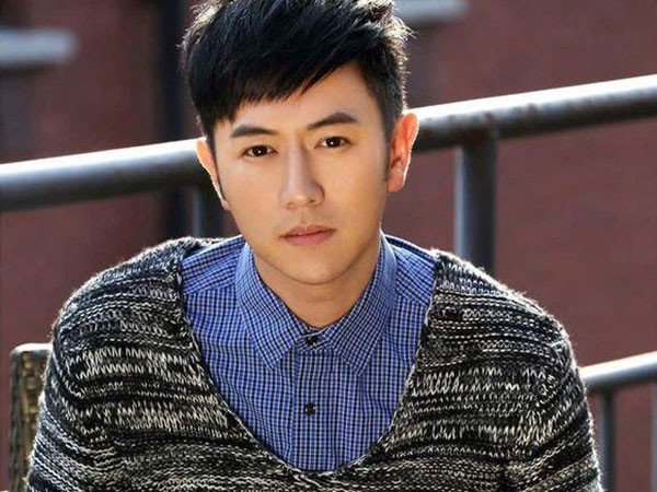 Ho&agrave;ng đế đẹp nhất m&agrave;n ảnh tụt dốc nhan sắc trầm trọng, hết thời c&ograve;n bị tố hại người kh&aacute;c mất mạng- Ảnh 2.