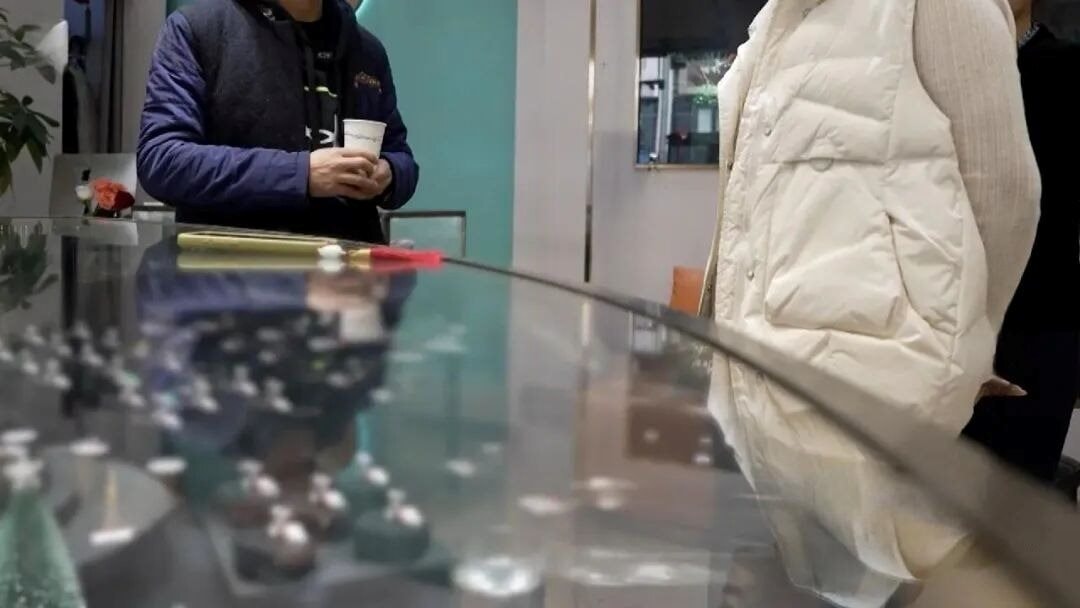 Mua trang sức 750 triệu đồng được giảm gi&aacute; c&ograve;n 110 triệu, kh&aacute;ch bị chủ tiệm v&agrave;ng kiện để đ&ograve;i lại: T&ograve;a &aacute;n ph&aacute;n quyết bất ngờ- Ảnh 3.