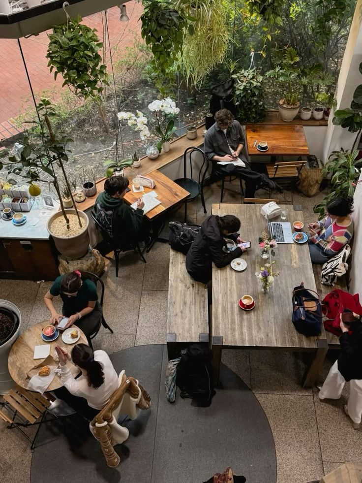 Hội &ldquo;meo meo&rdquo; phiền phức &aacute;m ảnh c&aacute;c địa điểm hot hit: Hội chủ qu&aacute;n n&oacute;i g&igrave; về chuyện "th&agrave; thế c&ograve;n hơn l&agrave; ế kh&aacute;ch"?- Ảnh 5.