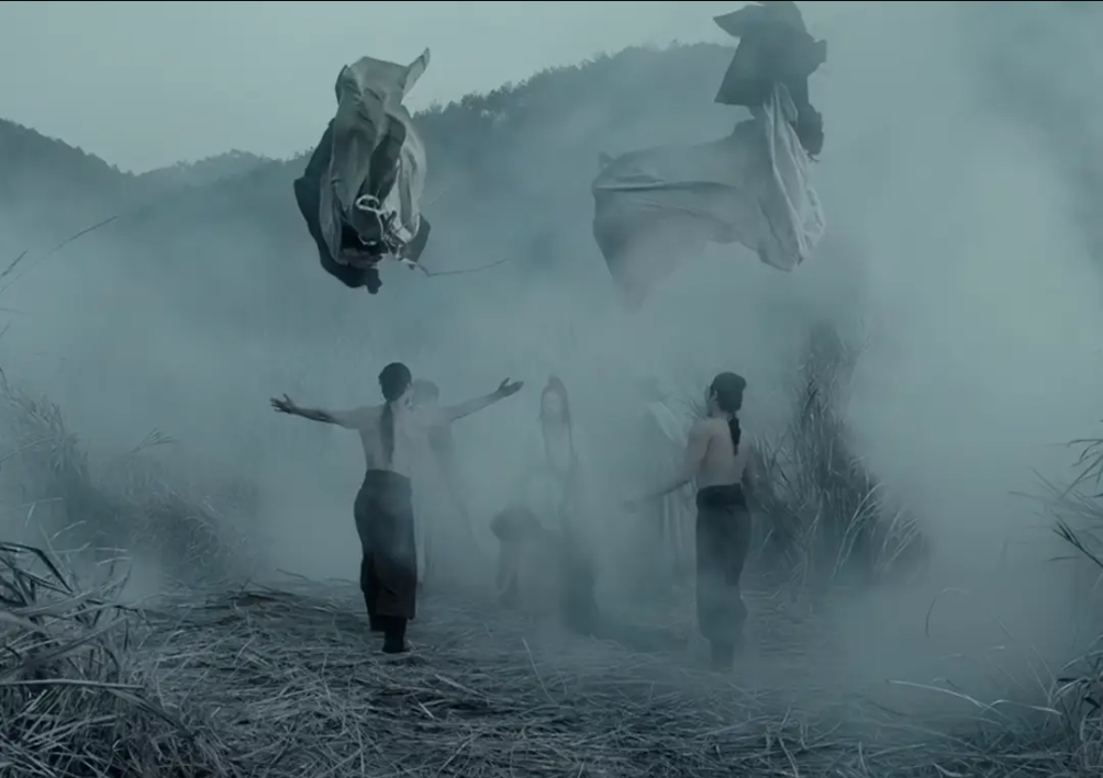 Muốn xem phim Trung Quốc n&agrave;y phải &ldquo;cất n&atilde;o&rdquo; đi: Nam ch&iacute;nh xếp x&aacute;c địch th&agrave;nh b&aacute;nh kem ng&agrave;n lớp, sắp chết m&agrave; sao rảnh vậy?- Ảnh 7.