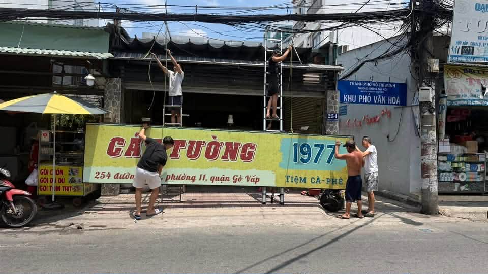 Th&aacute;o dỡ biển qu&aacute;n c&agrave; ph&ecirc; 25 ngh&igrave;n một ly ở G&ograve; Vấp của nữ NSƯT nổi đ&igrave;nh đ&aacute;m miền Nam một thời- Ảnh 1.