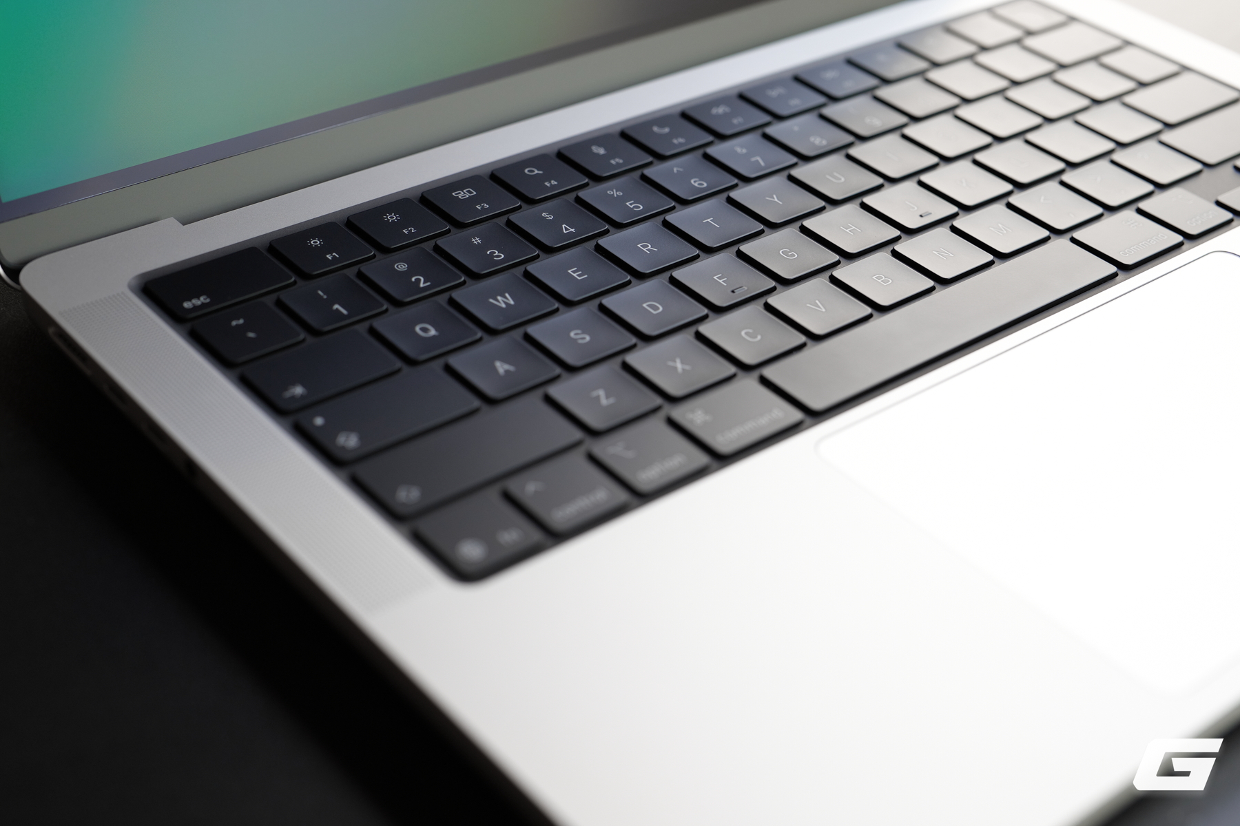 Đ&acirc;y l&agrave; chiếc MacBook Pro chạy x&eacute; gi&oacute; nhất m&agrave; t&ocirc;i từng thấy- Ảnh 23.