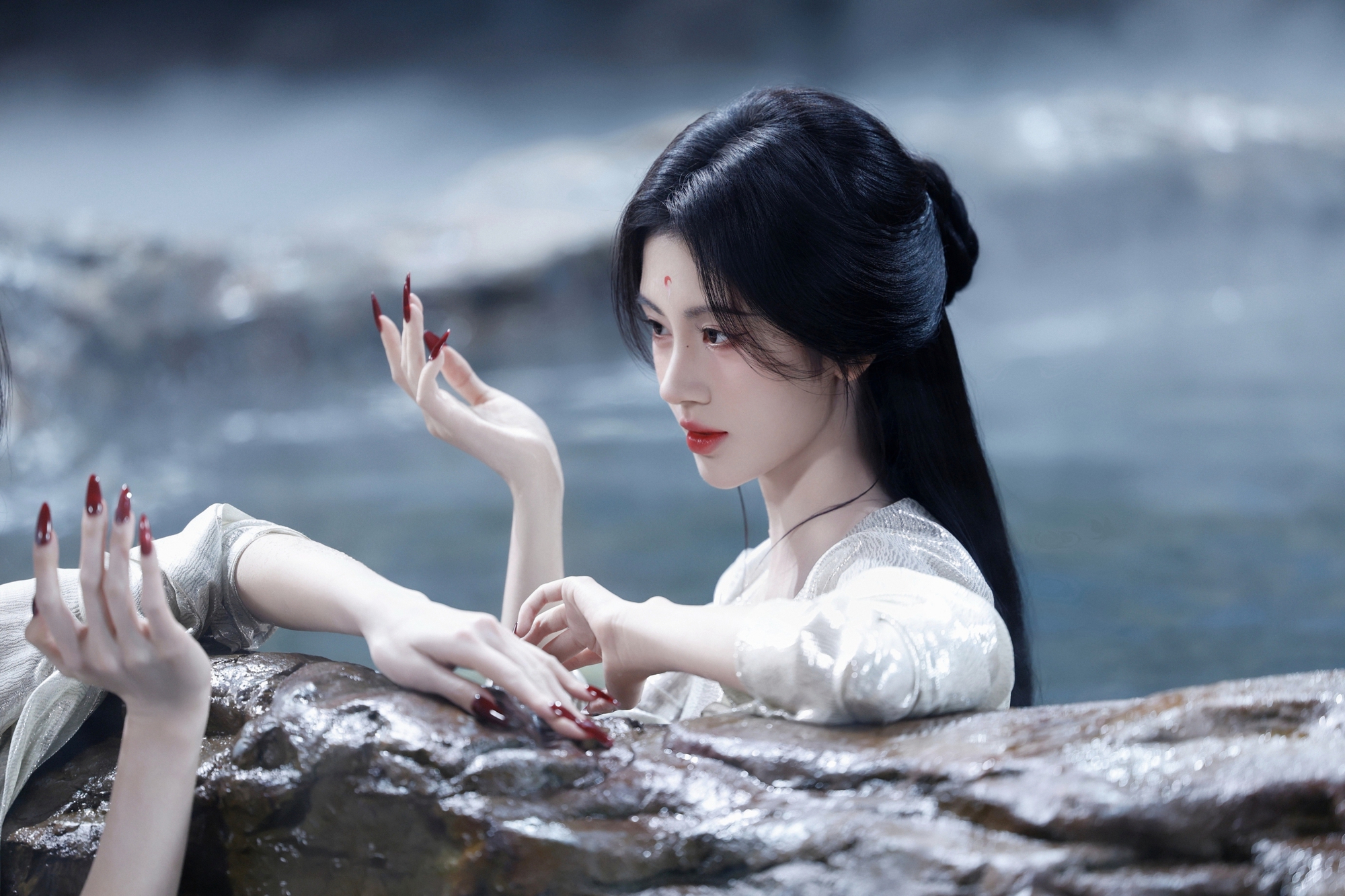 N&agrave;ng hồ ly đẹp nhất Trung Quốc hiện tại: Gương mặt chứa cả thi&ecirc;n h&agrave; nhan sắc, vừa th&aacute;nh khiết vừa t&agrave;n nhẫn mới t&agrave;i- Ảnh 2.