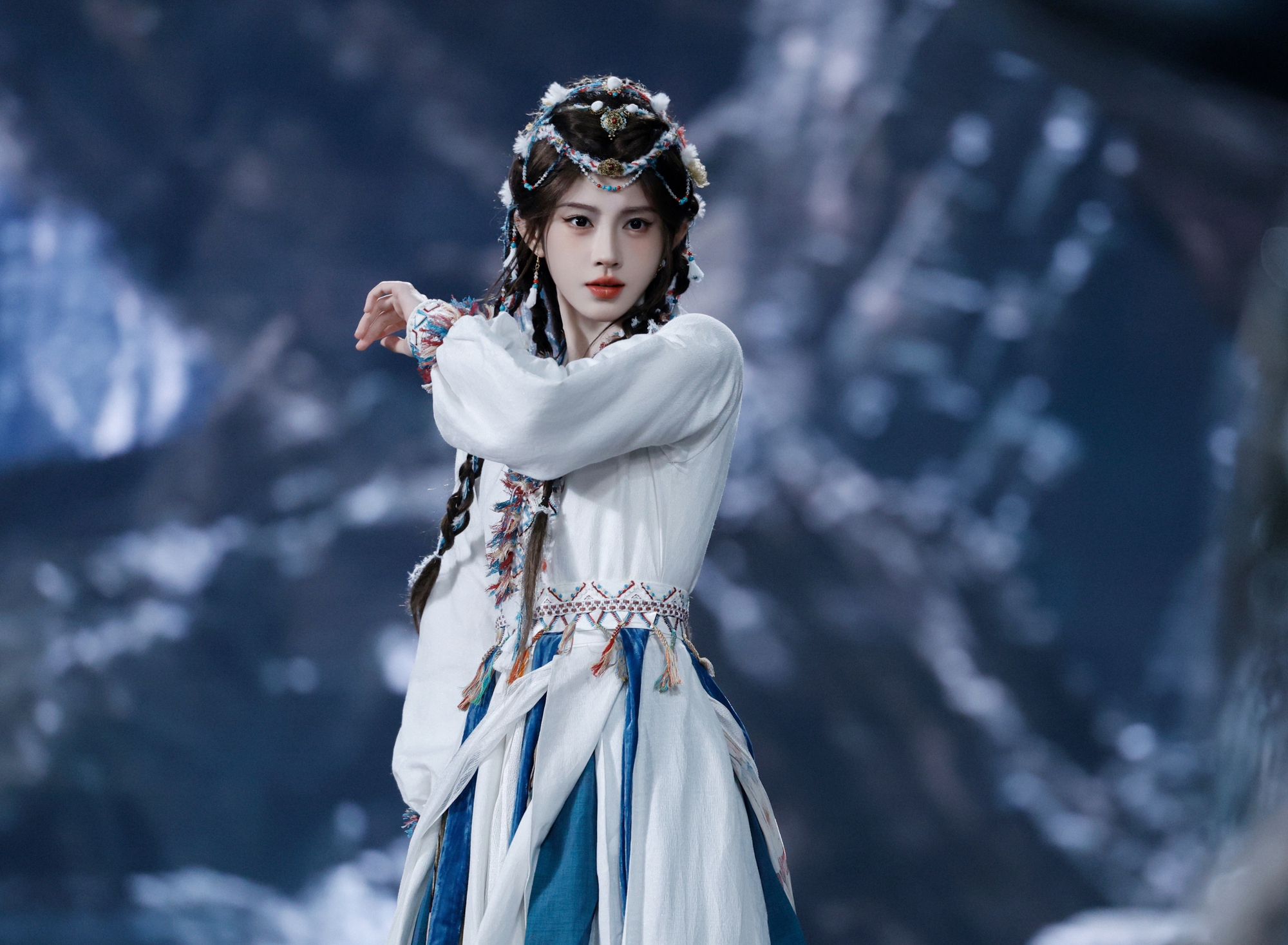 N&agrave;ng hồ ly đẹp nhất Trung Quốc hiện tại: Gương mặt chứa cả thi&ecirc;n h&agrave; nhan sắc, vừa th&aacute;nh khiết vừa t&agrave;n nhẫn mới t&agrave;i- Ảnh 11.