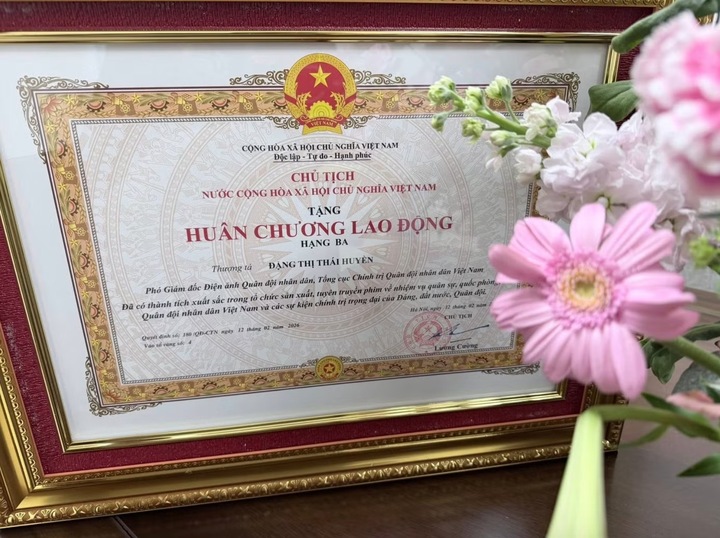 Nữ NSƯT mang h&agrave;m Thượng t&aacute; vừa nhận Hu&acirc;n chương Lao động hạng Ba l&agrave; ai?- Ảnh 2.