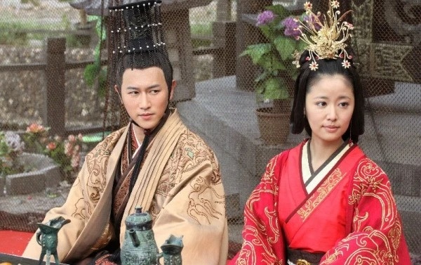 Ho&agrave;ng đế đẹp nhất m&agrave;n ảnh tụt dốc nhan sắc trầm trọng, hết thời c&ograve;n bị tố hại người kh&aacute;c mất mạng- Ảnh 3.