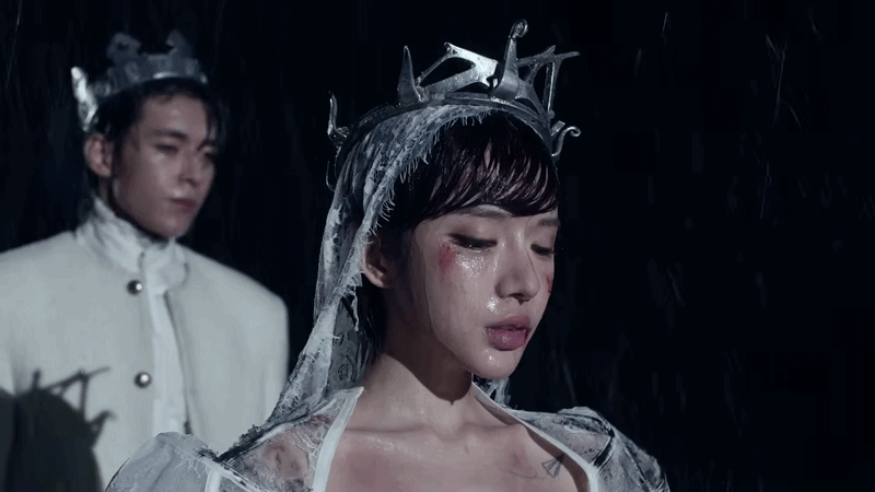 Chưa bao giờ thấy "mỹ nh&acirc;n c&oacute; v&ograve;ng eo ảo nhất Vbiz" bầm dập trầy trụa thế n&agrave;y, ai đ&atilde; huỷ hoại nhan sắc của c&ocirc;?- Ảnh 5.