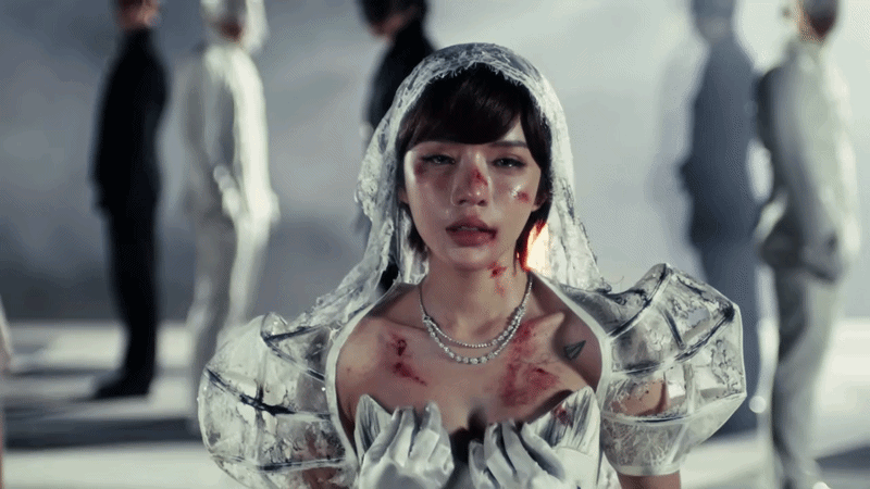 Chưa bao giờ thấy "mỹ nh&acirc;n c&oacute; v&ograve;ng eo ảo nhất Vbiz" bầm dập trầy trụa thế n&agrave;y, ai đ&atilde; huỷ hoại nhan sắc của c&ocirc;?- Ảnh 6.