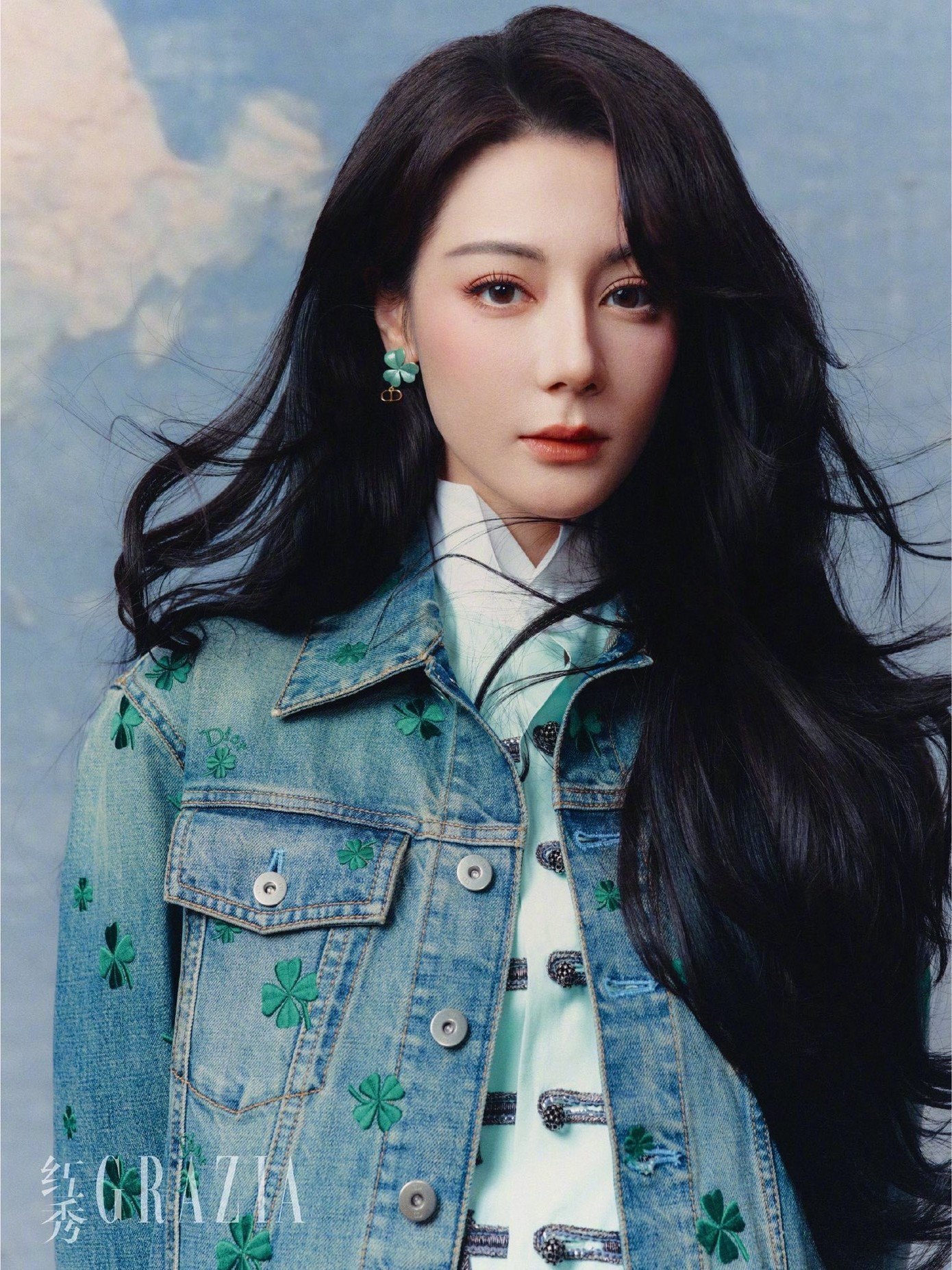 &ldquo;Địch Lệ Nhiệt Ba c&oacute; biết xấu hổ kh&ocirc;ng vậy?&rdquo;- Ảnh 4.