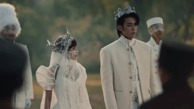 Chưa bao giờ thấy "mỹ nh&acirc;n c&oacute; v&ograve;ng eo ảo nhất Vbiz" bầm dập trầy trụa thế n&agrave;y, ai đ&atilde; huỷ hoại nhan sắc của c&ocirc;?- Ảnh 2.