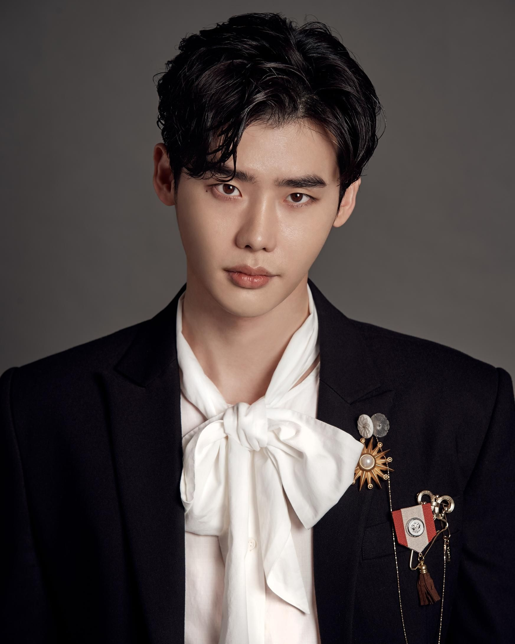 Lee Jong Suk đ&iacute;ch thị l&agrave; đại gia: Vừa tậu căn nh&agrave; gần 300 tỷ giữa nghi vấn chia tay IU- Ảnh 1.