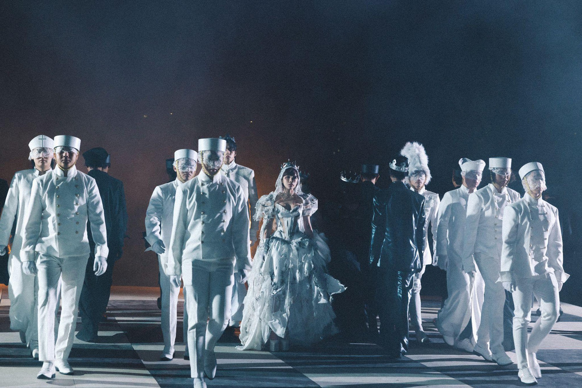 Khoảnh khắc rời khỏi b&agrave;n cờ: C&acirc;u chuyện ph&iacute;a sau sự thức tỉnh của LyLy trong Mưa r&agrave;o v&agrave; đại dương - Ảnh 1.