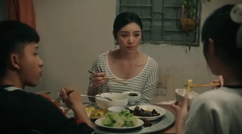 Ước g&igrave; phim Việt n&agrave;y biến mất khỏi s&oacute;ng giờ v&agrave;ng: Đỉnh cao của sự mệt mỏi, ai chưa xem l&agrave; qu&aacute; may mắn- Ảnh 2.