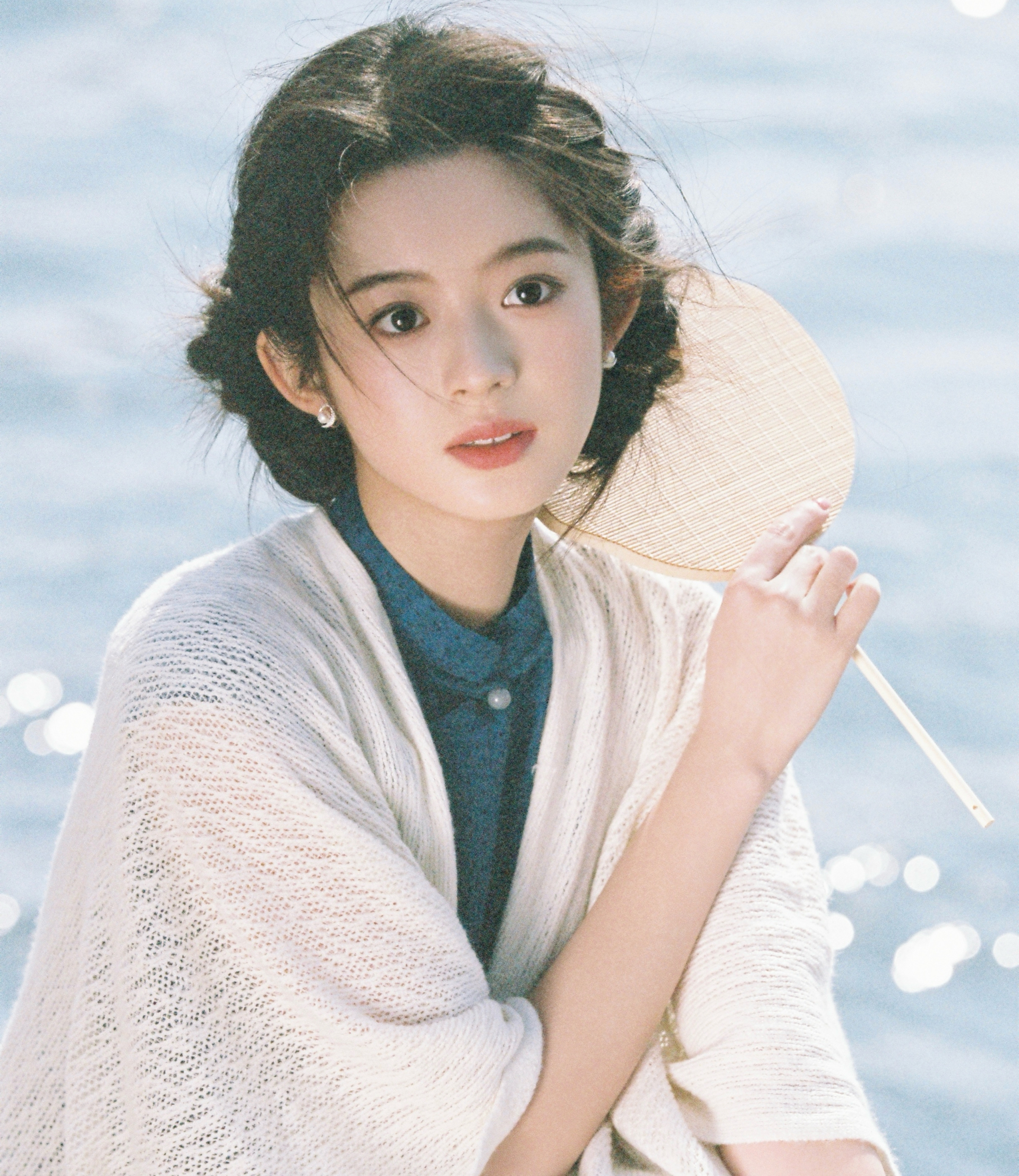 C&ocirc; d&acirc;u đang g&acirc;y tranh c&atilde;i khắp MXH: Xinh đẹp như hoa như ngọc nhưng kh&ocirc;ng ai d&aacute;m nh&igrave;n thẳng v&agrave;o mắt- Ảnh 11.