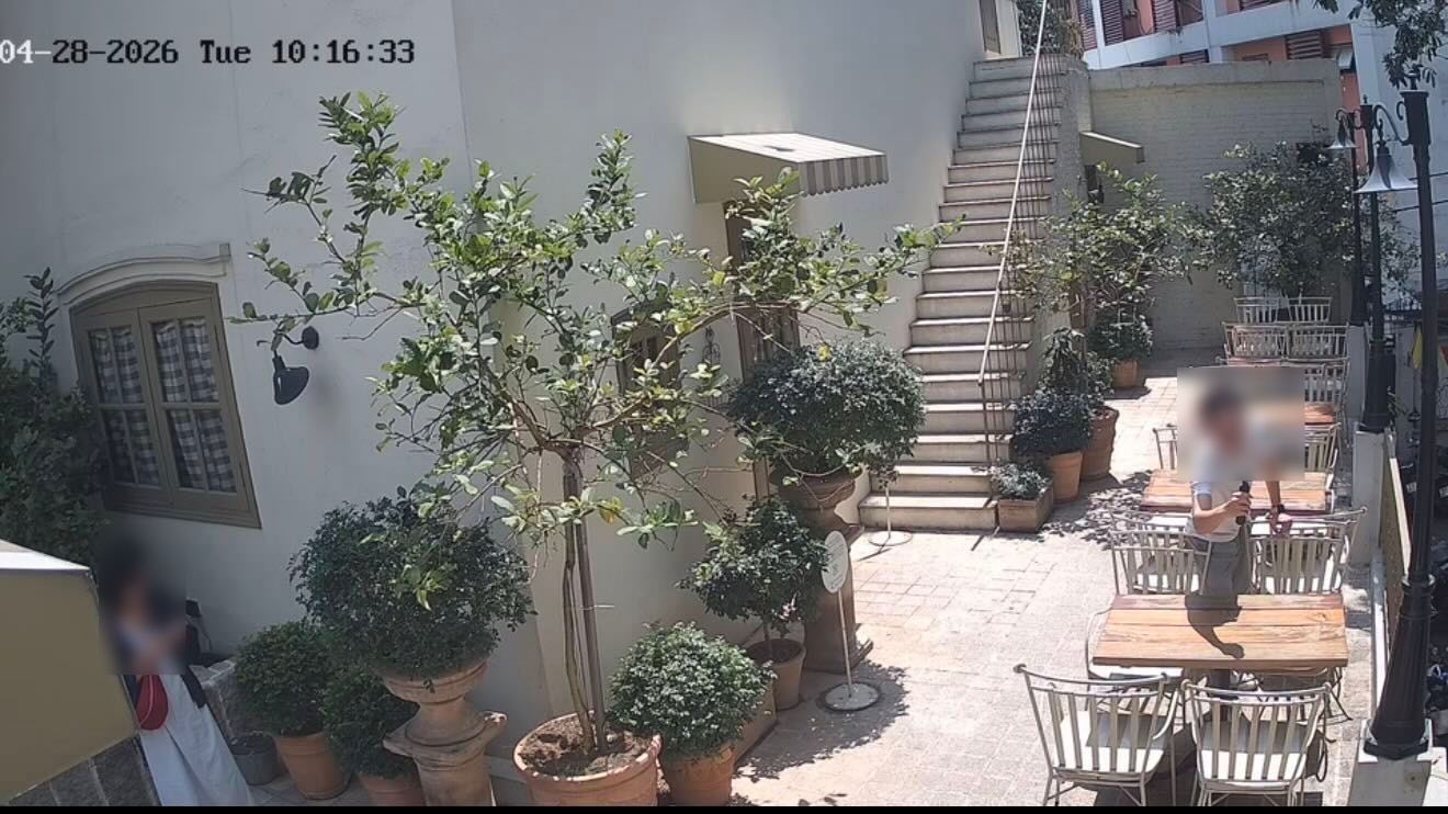 Chủ qu&aacute;n cafe nổi tiếng H&agrave; Nội tố ekip thời trang lẻn v&agrave;o nh&agrave; chụp ảnh: "Đang l&agrave;m việc với c&ocirc;ng an"- Ảnh 3.