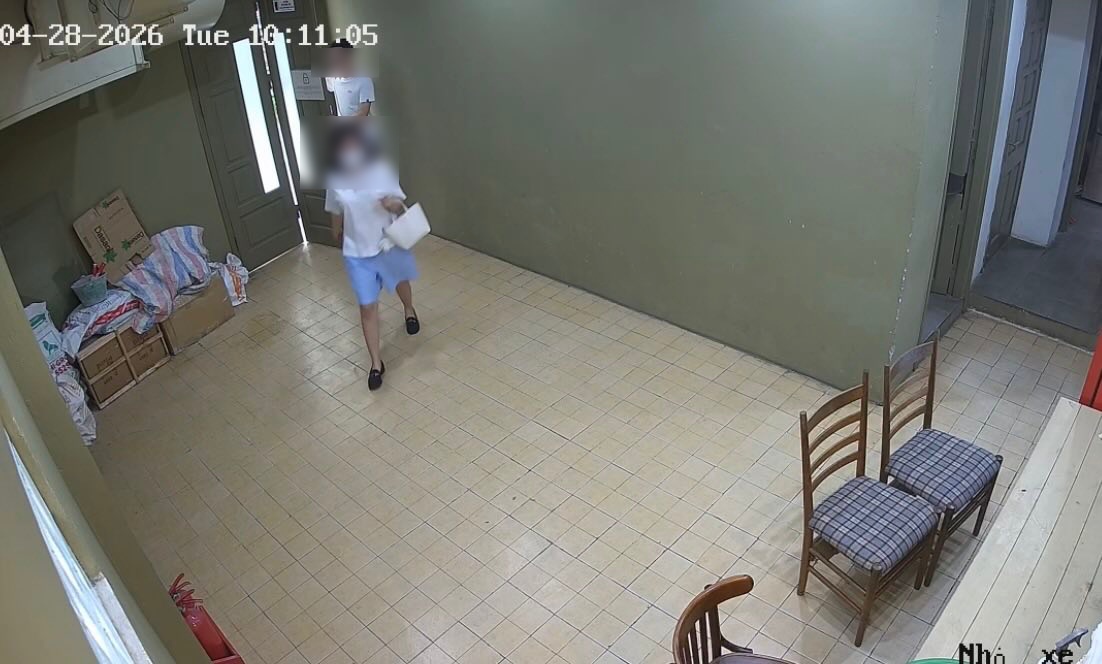 Chủ qu&aacute;n cafe nổi tiếng H&agrave; Nội tố ekip thời trang lẻn v&agrave;o nh&agrave; chụp ảnh: "Đang l&agrave;m việc với c&ocirc;ng an"- Ảnh 2.