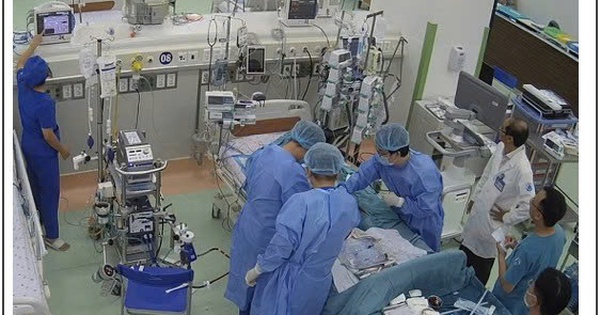 B&eacute; trai 6 tuổi ph&aacute;t hiện "khối u anh em song sinh" trong cổ họng, b&aacute;c sĩ nghẹt thở cứu sống kịp thời - Ảnh 2.