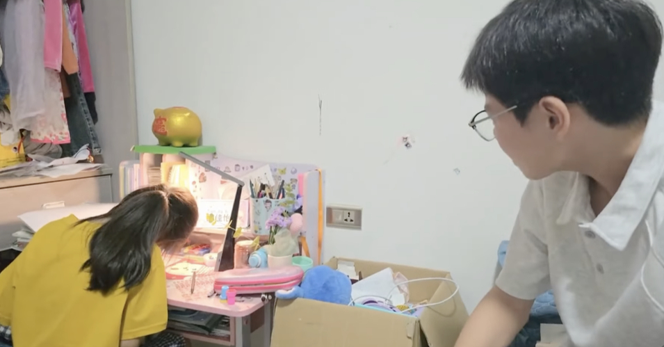 Clip nam sinh kh&oacute;c nức nở khiến 15 ngh&igrave;n cư d&acirc;n mạng Việt đồng cảm v&ocirc; c&ugrave;ng: Ai ở ho&agrave;n cảnh n&agrave;y mới hiểu!- Ảnh 1.