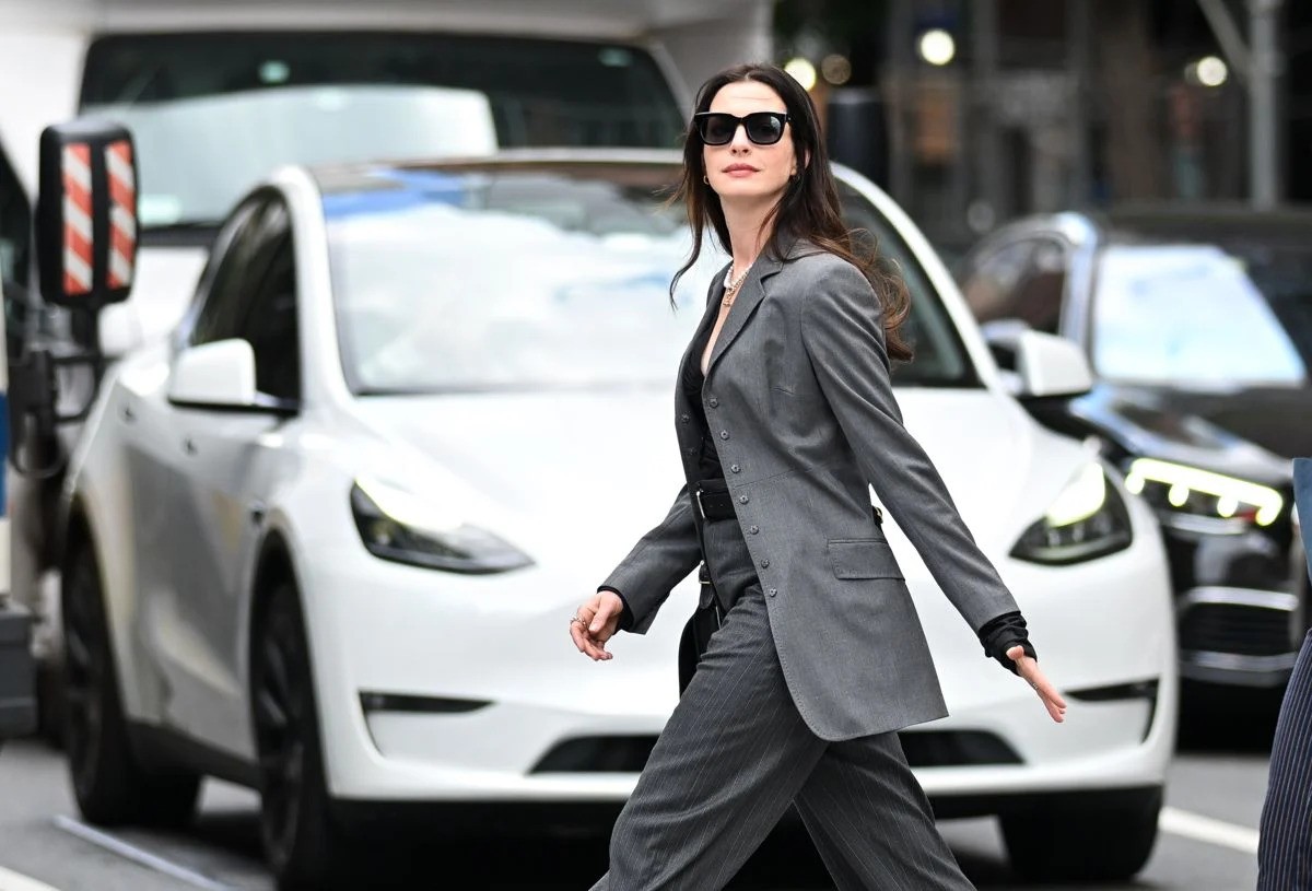 The Devil Wears Prada 2: 20 năm chờ đợi xứng đ&aacute;ng, Miranda vẫn l&agrave; cơn &aacute;c mộng lộng lẫy nhất m&agrave;n ảnh- Ảnh 9.