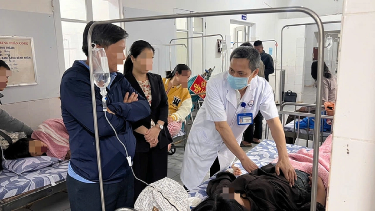 Vụ nghi ngộ độc tại Quảng Trị: Số bệnh nh&acirc;n nhập viện tăng l&ecirc;n 64 người- Ảnh 1.