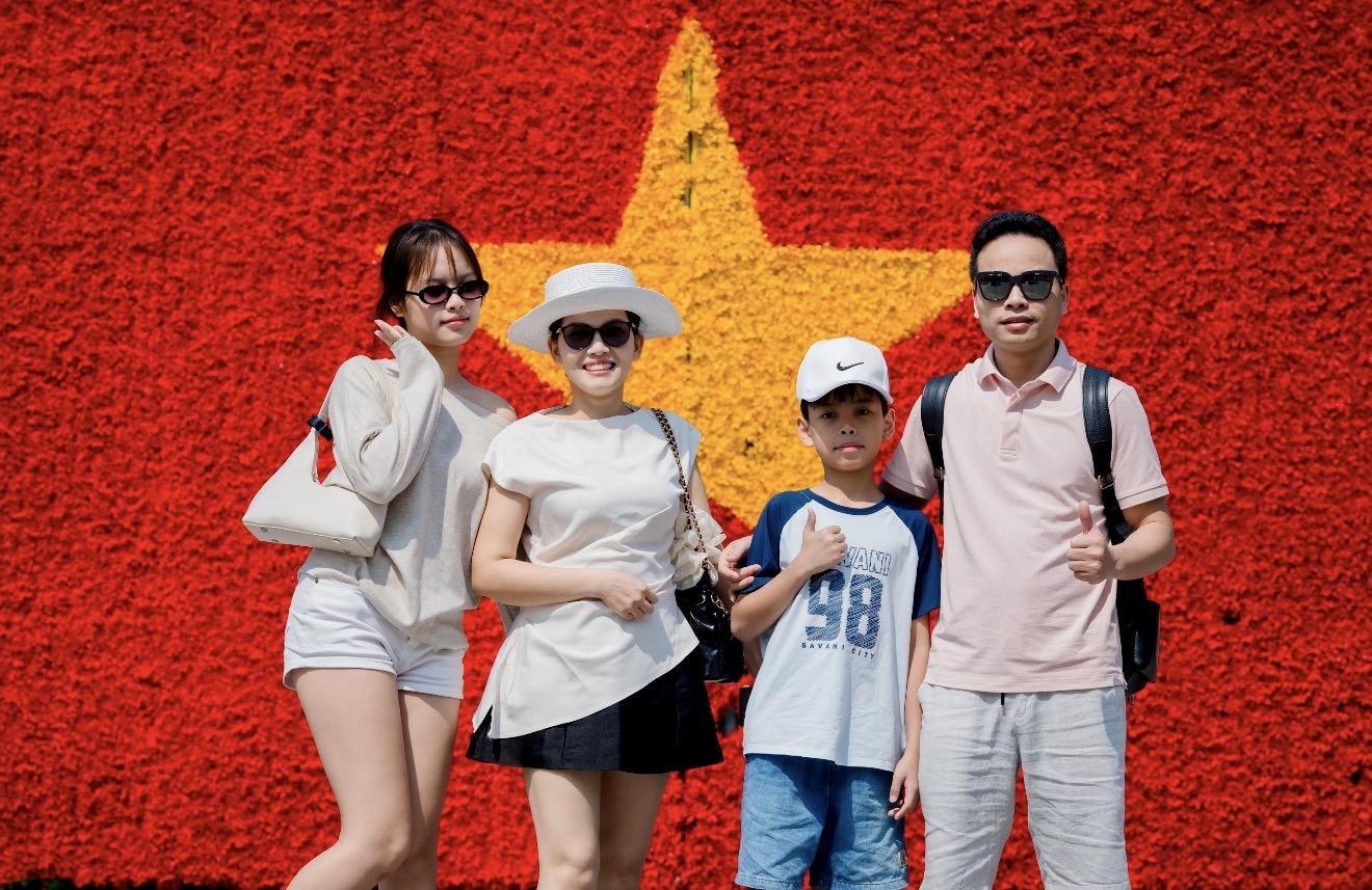 Sun World Ha Long h&uacute;t kh&aacute;ch ng&agrave;y đầu kỳ nghỉ lễ 30/4 - Ảnh 1.