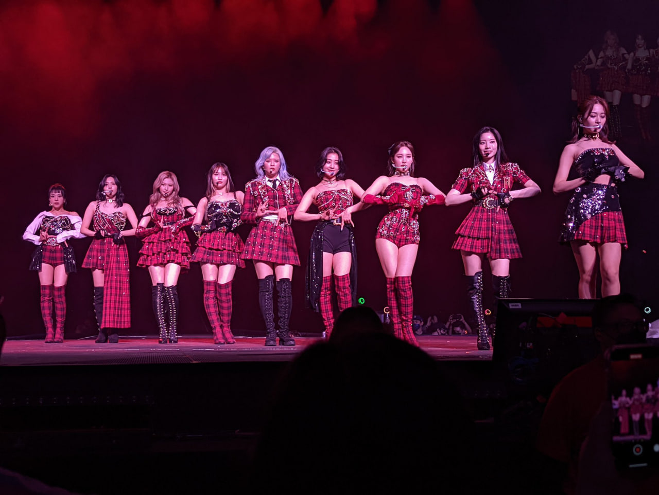 Top 5 nghệ sĩ nữ b&aacute;n v&eacute; concert khủng nhất thế giới: Taylor Swift một m&igrave;nh một đỉnh, BLACKPINK &ldquo;t&agrave;ng h&igrave;nh&rdquo;- Ảnh 16.