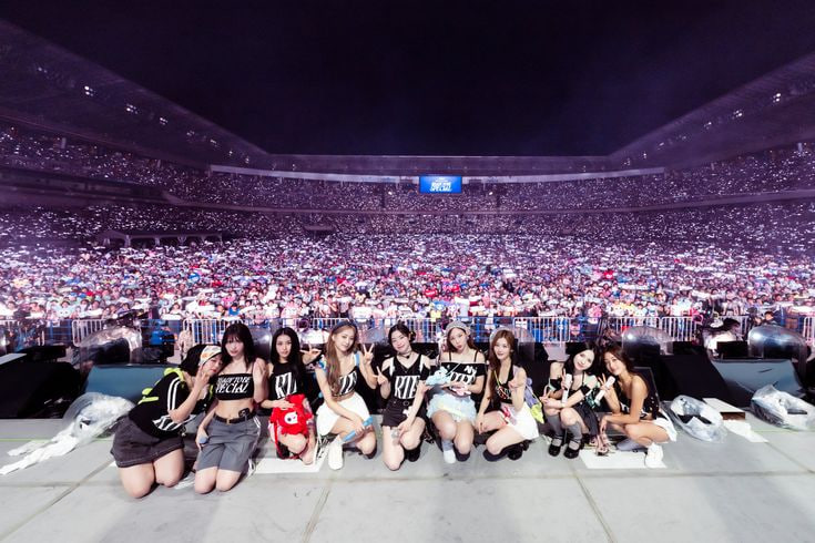 Top 5 nghệ sĩ nữ b&aacute;n v&eacute; concert khủng nhất thế giới: Taylor Swift một m&igrave;nh một đỉnh, BLACKPINK &ldquo;t&agrave;ng h&igrave;nh&rdquo;- Ảnh 17.